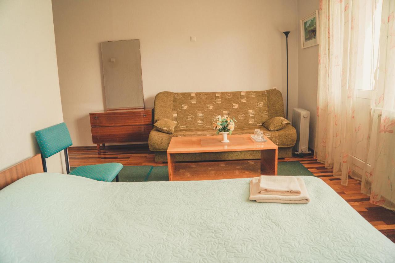 Hotell Paeaesuke Jõhvi Buitenkant foto