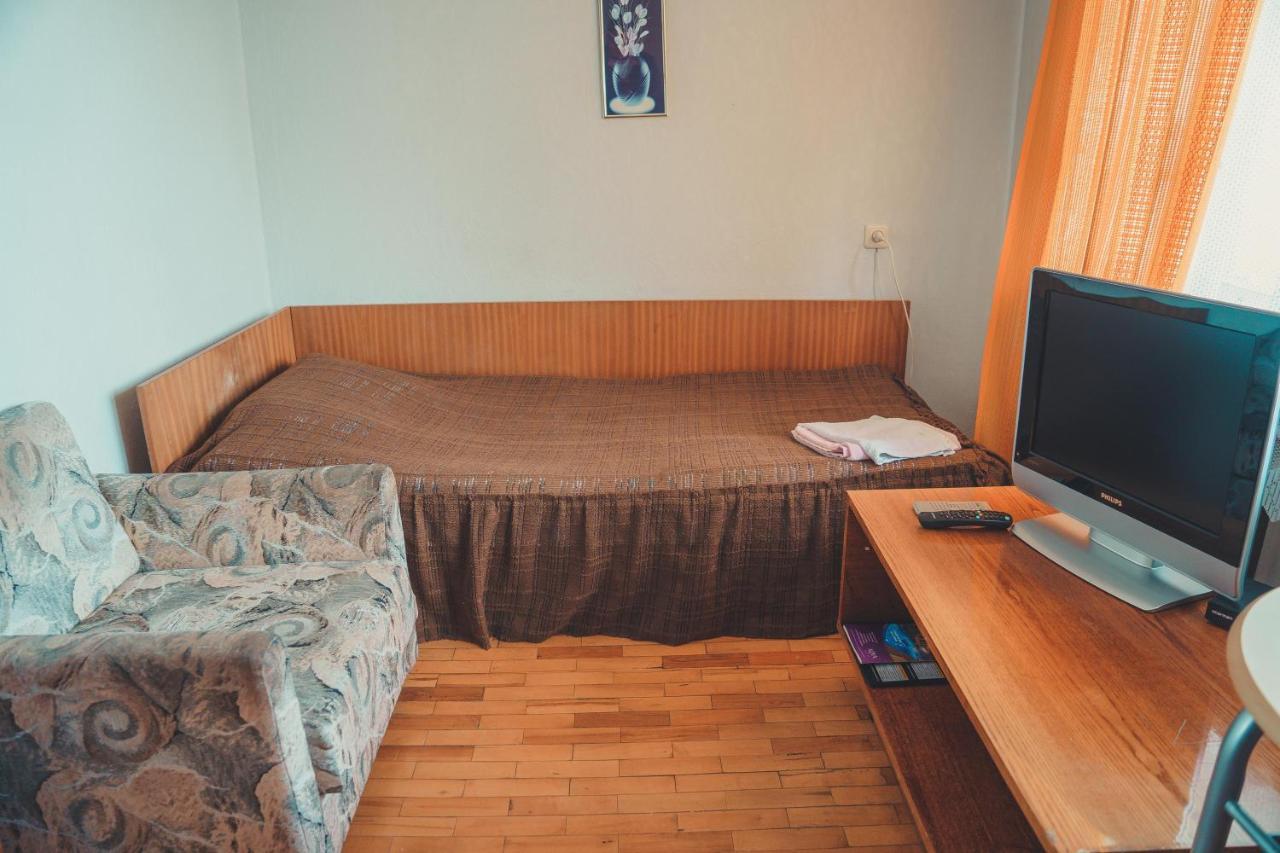 Hotell Paeaesuke Jõhvi Buitenkant foto
