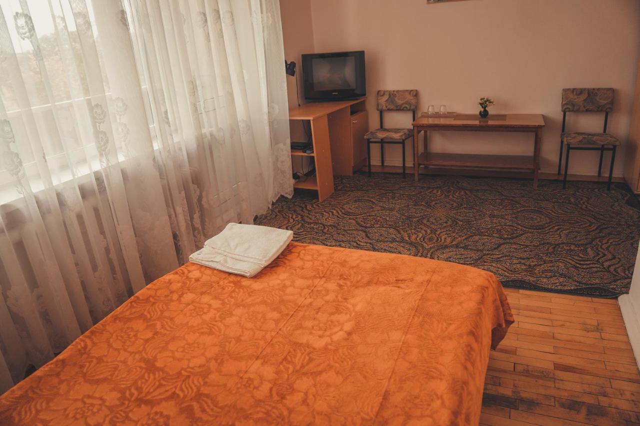 Hotell Paeaesuke Jõhvi Buitenkant foto